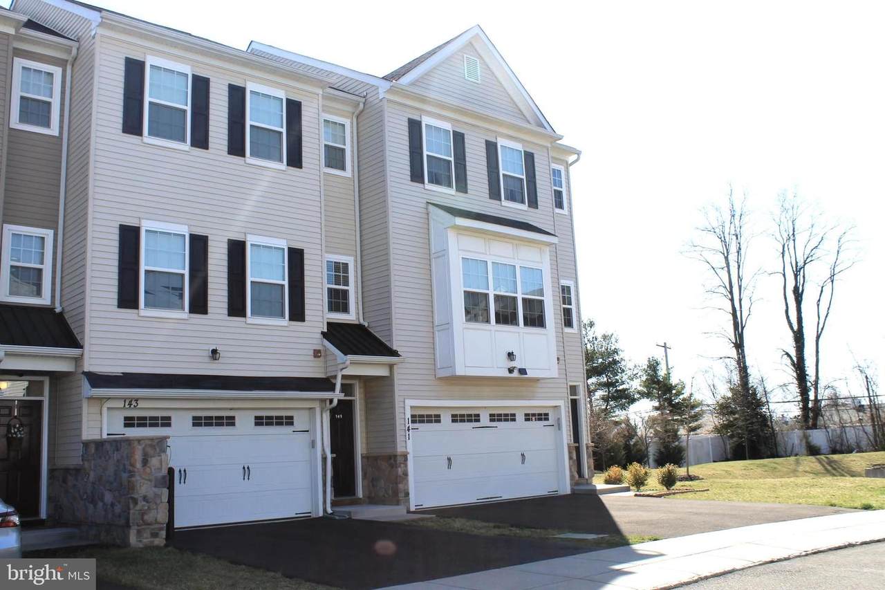 143 Mercer Court - Photo 1