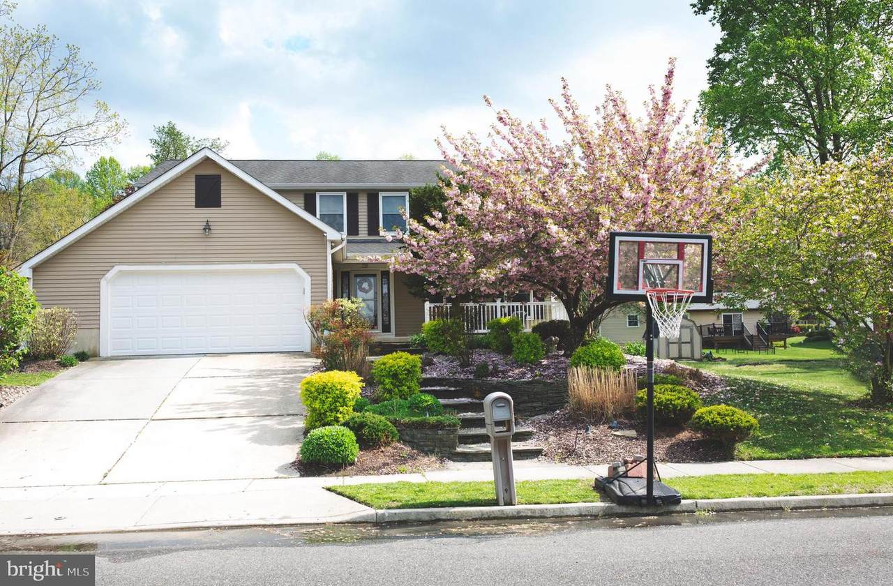 220 Harris Drive - Photo 1
