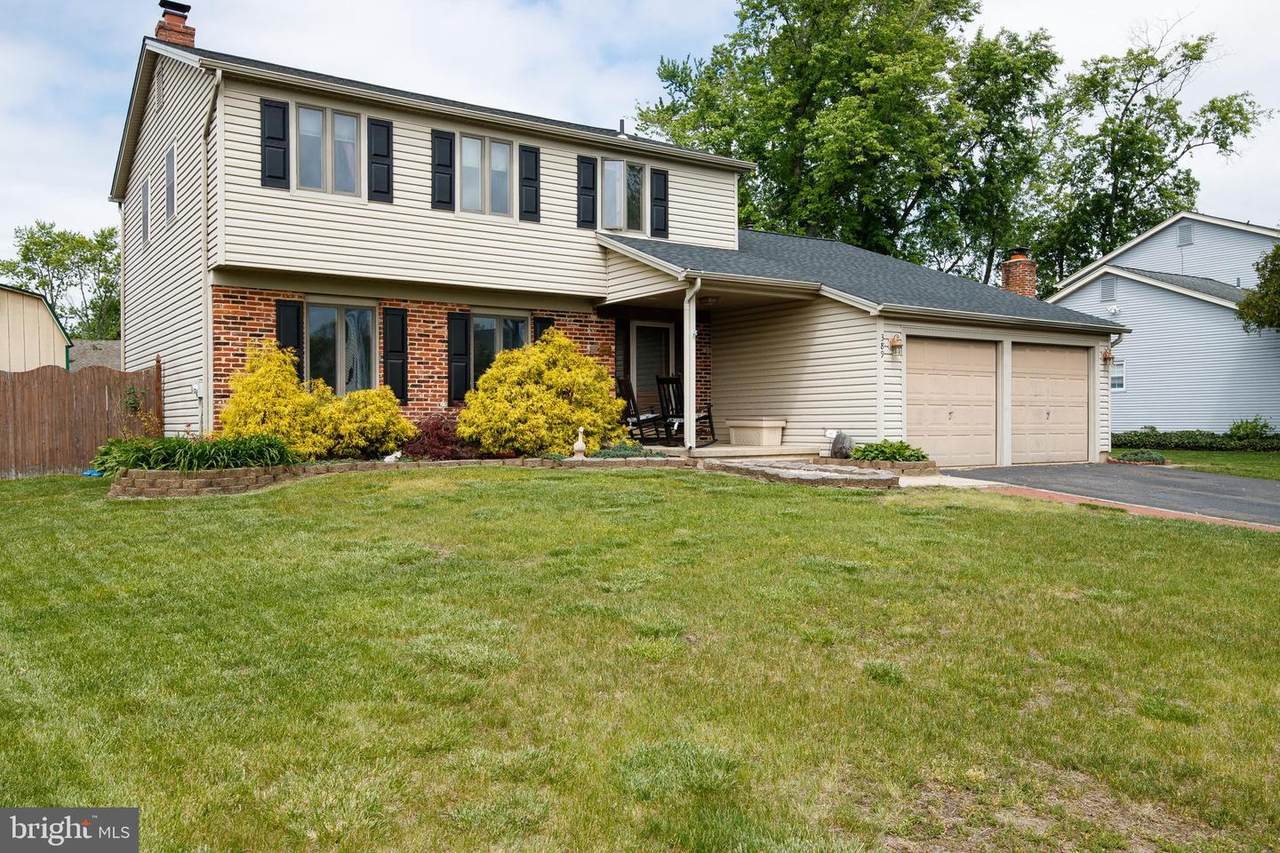 389 Roberts Drive - Photo 1
