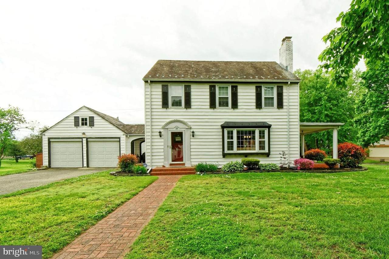 17 Fenwick - Photo 1