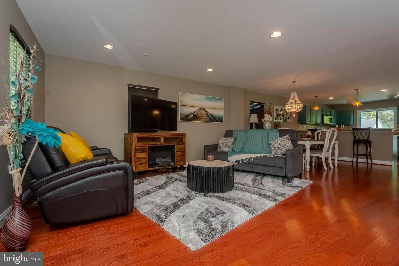 2615 Edgemere Avenue - Photo 1