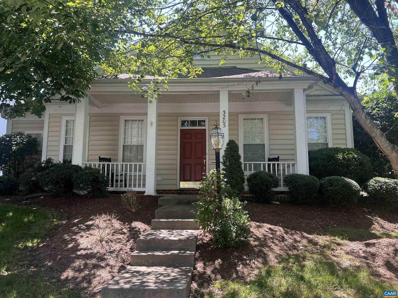 3203 Turnberry Cir - Photo 1