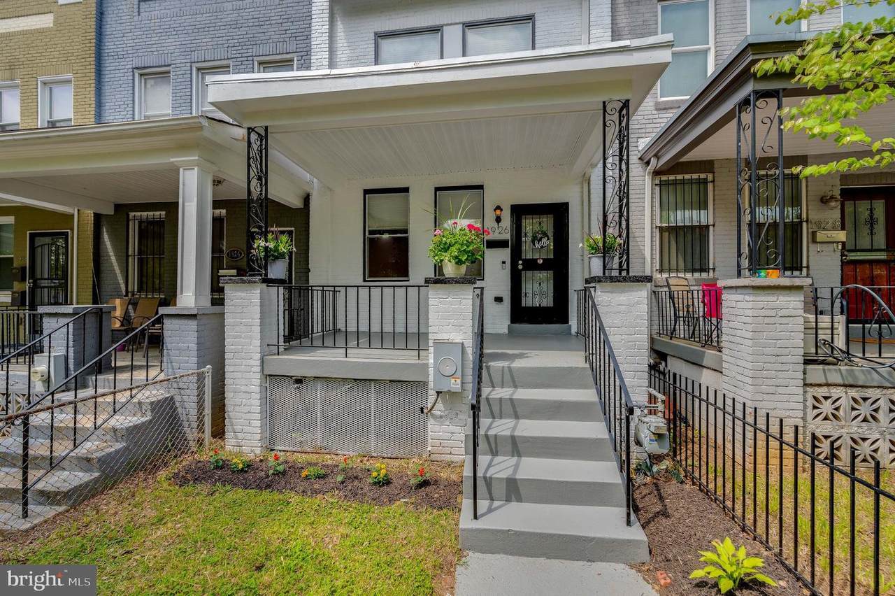 1926 Bennett Place - Photo 1