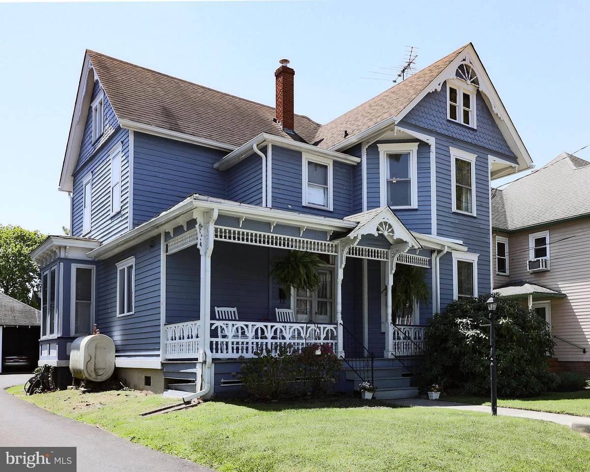 32 Bowen Avenue - Photo 1