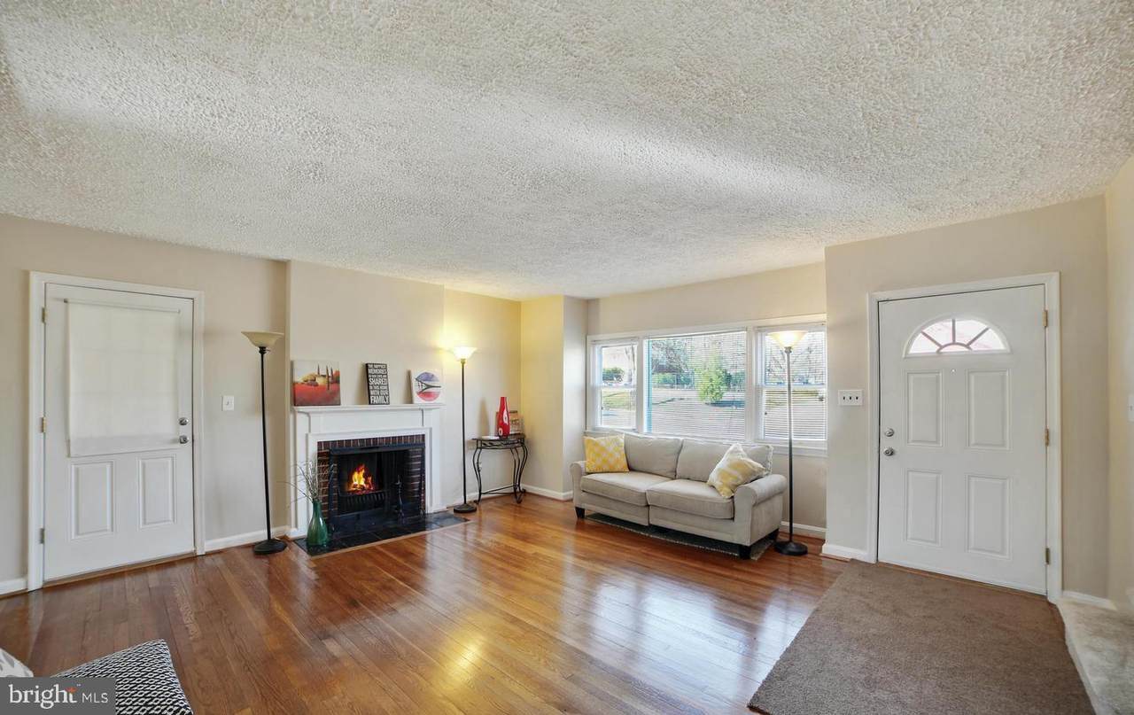 2513 Fairlawn Street - Photo 1