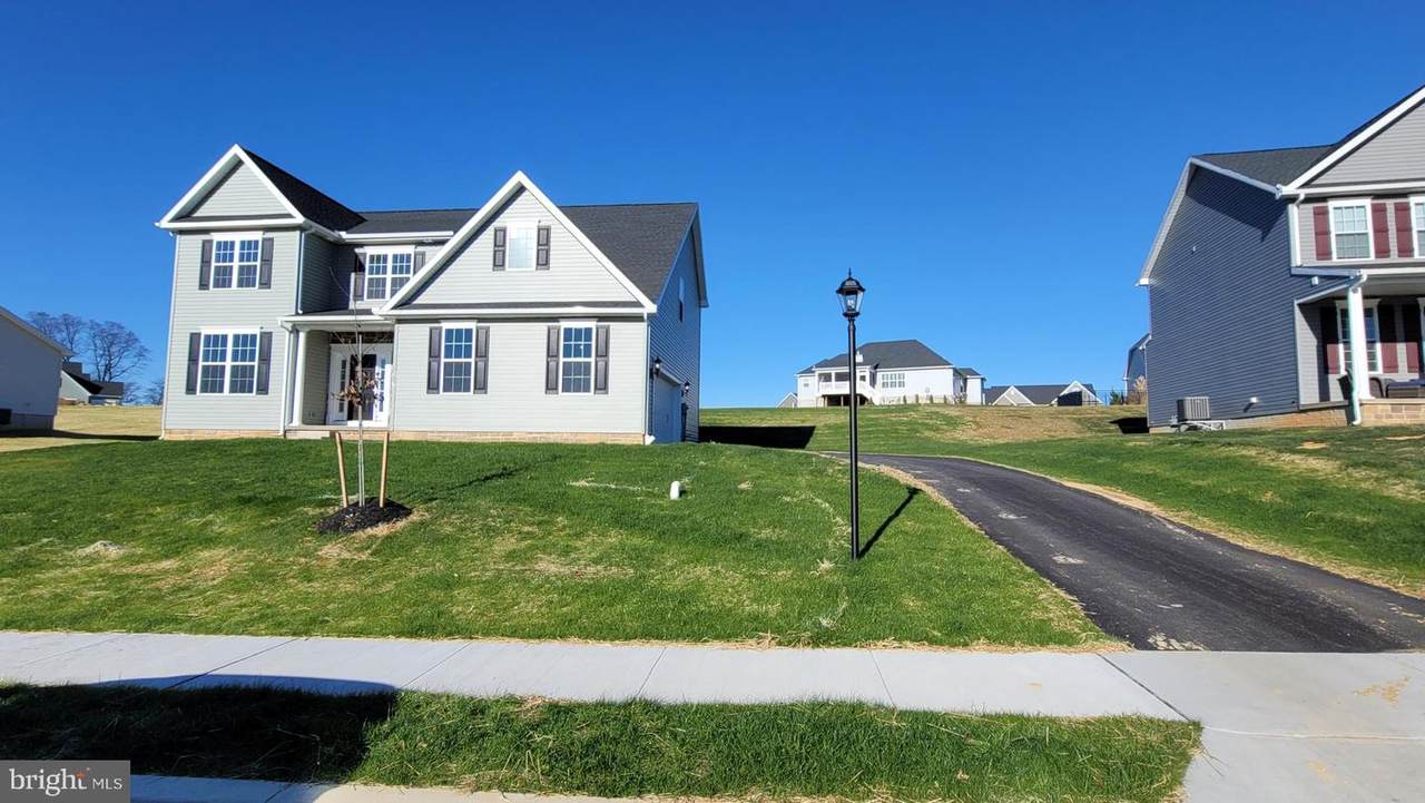 207 Stonewicke Drive - Photo 1