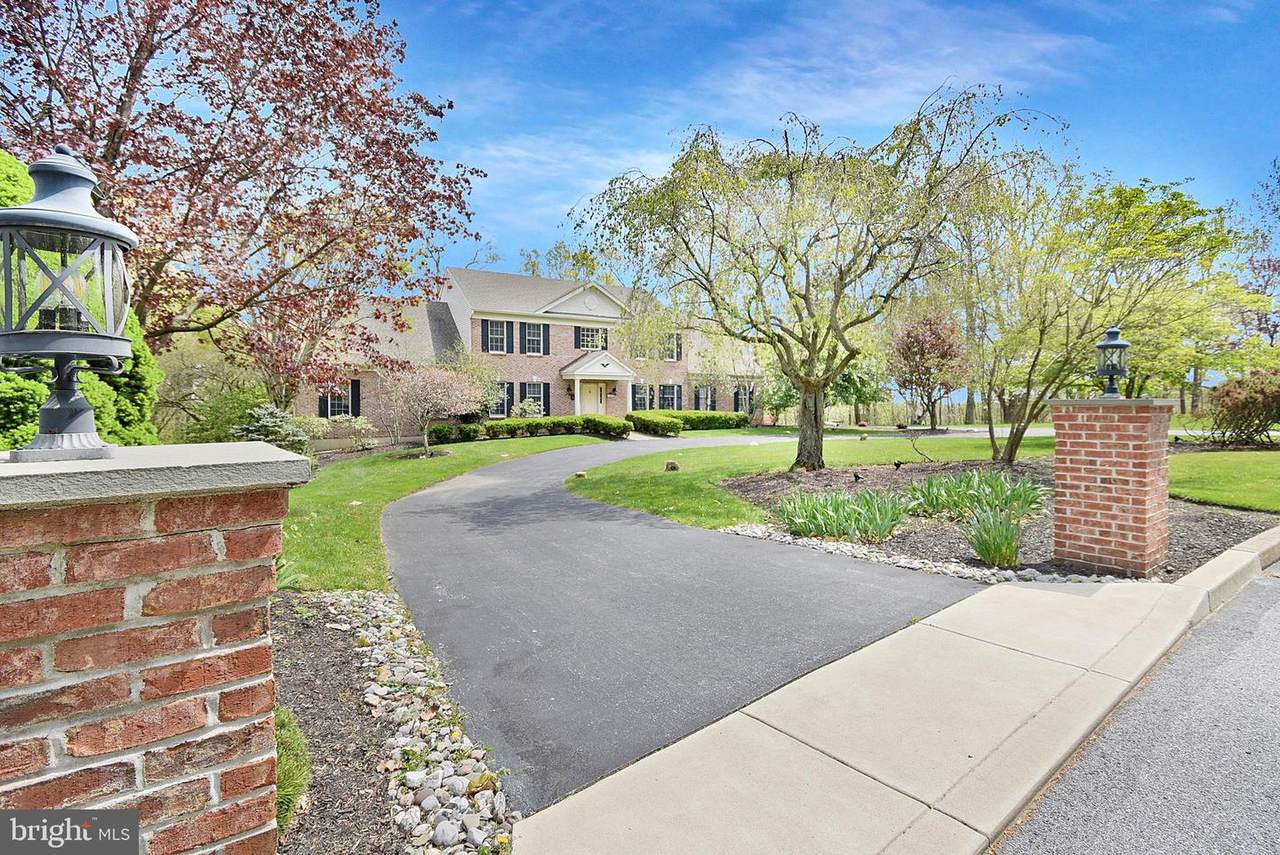489 Heather Hill - Photo 1