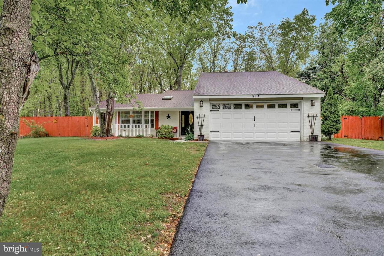 6 London Drive - Photo 1
