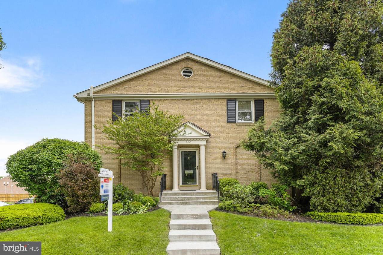560 Windover Avenue - Photo 1