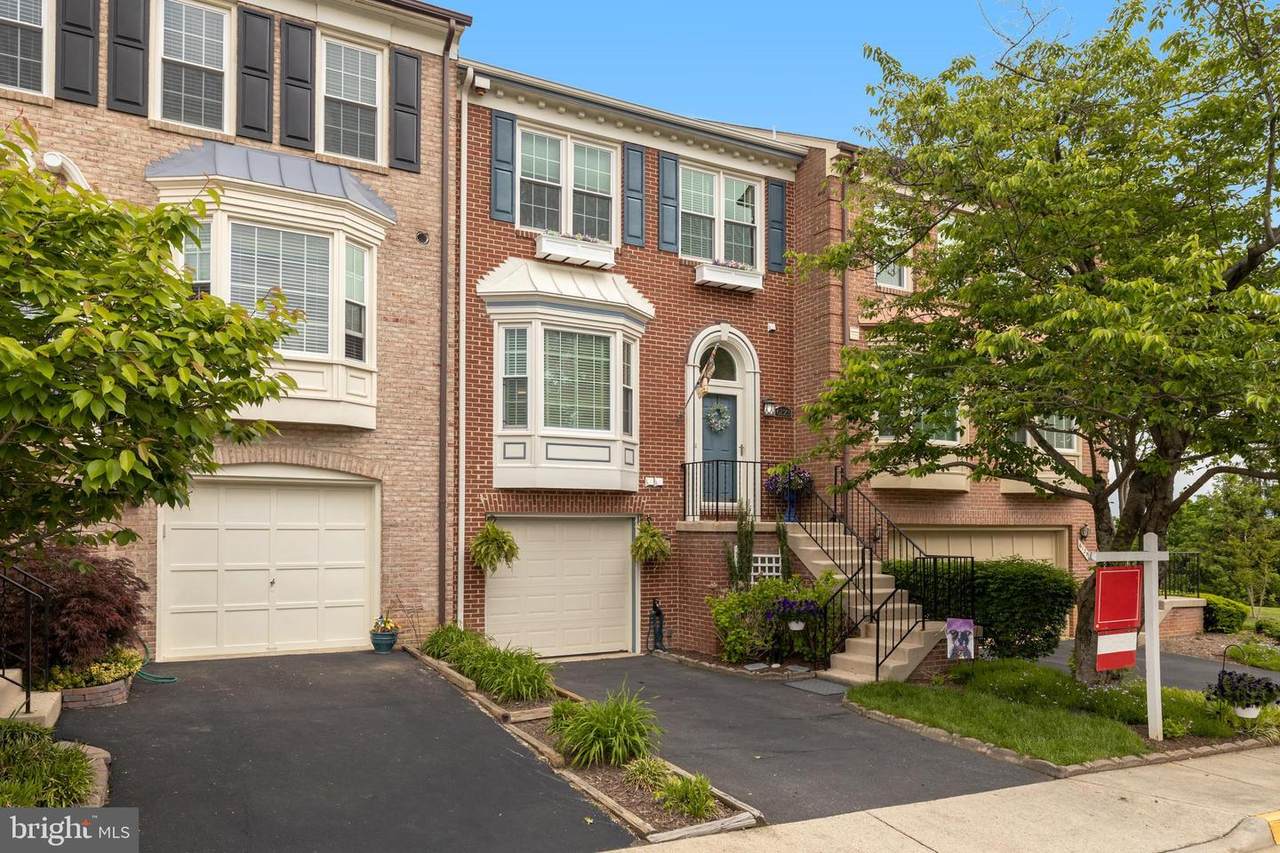 6123 Wrenleigh Row - Photo 1