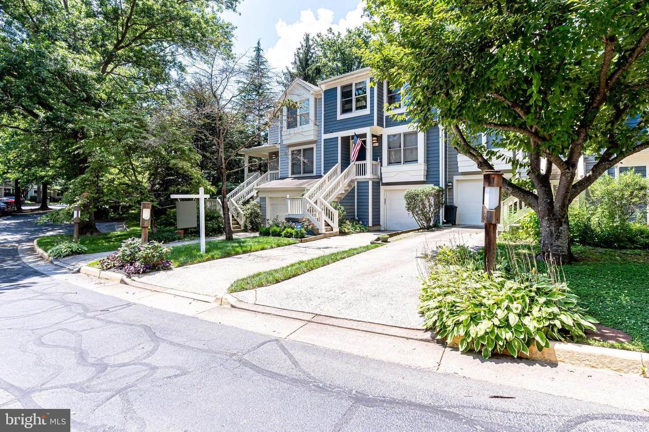 1613 Oak Spring Way - Photo 1