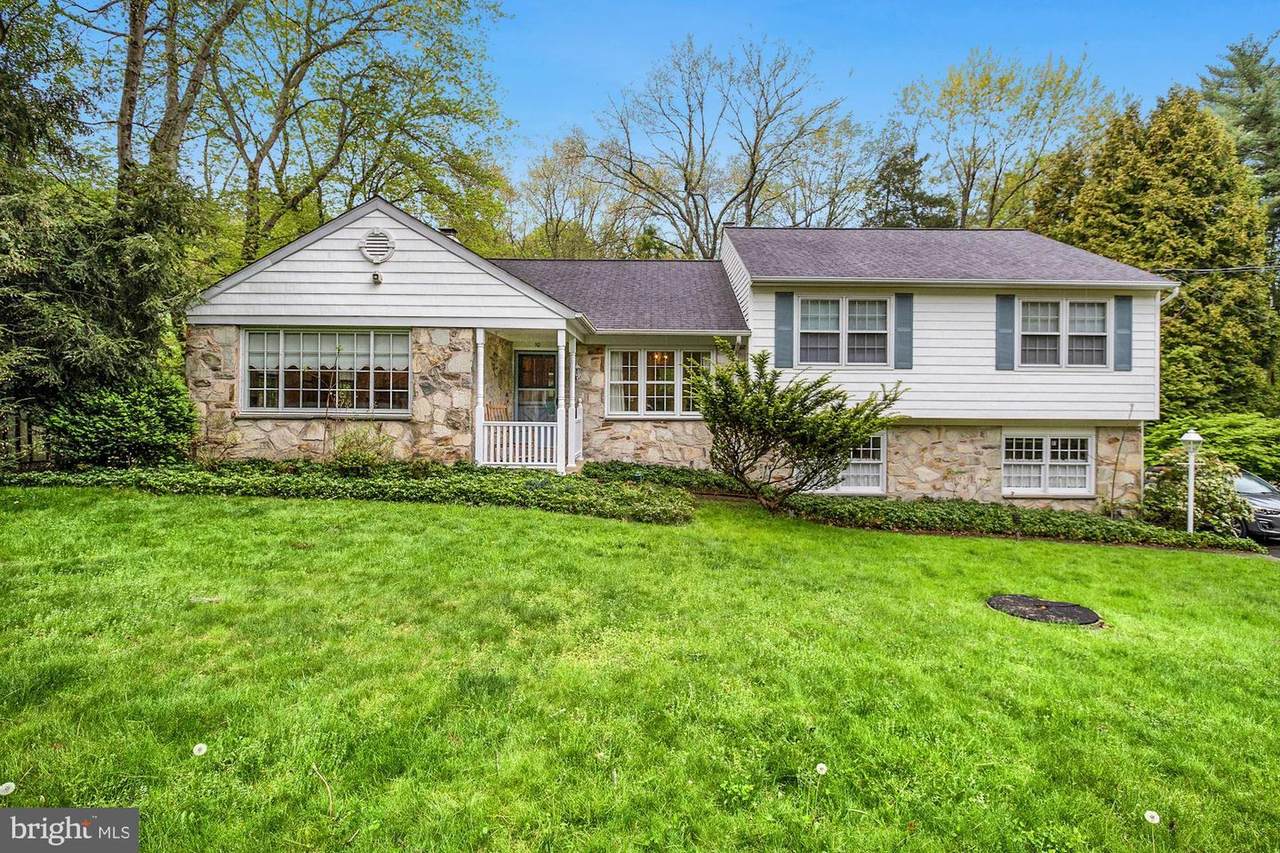 10 Pebble Woods Drive - Photo 1