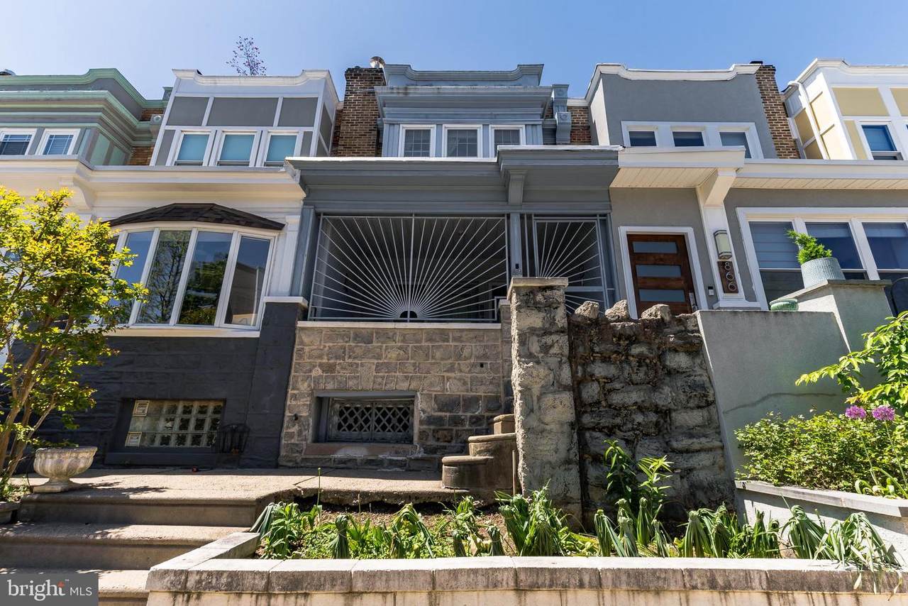 864 Corinthian Avenue - Photo 1