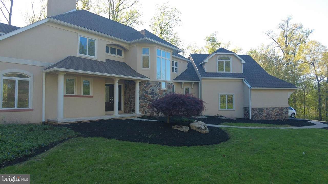 5290 Northwood Drive - Photo 1