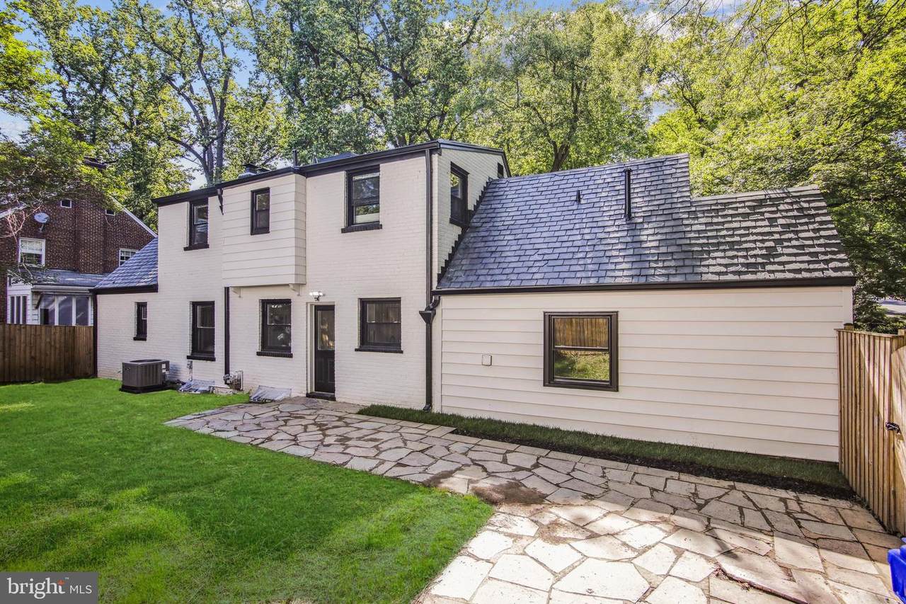 435 Greenbrier Drive - Photo 1