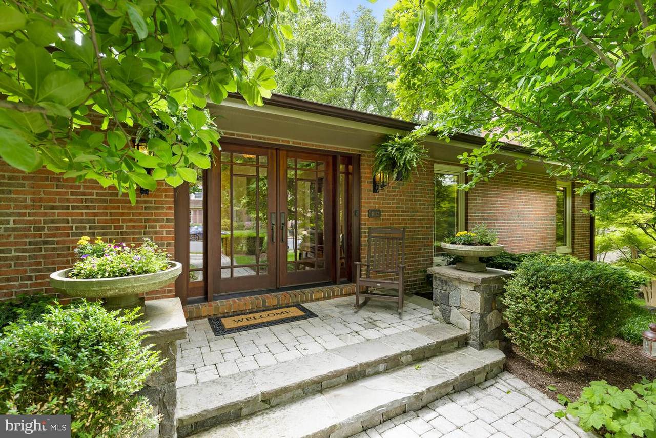 4032 41ST Street - Photo 1