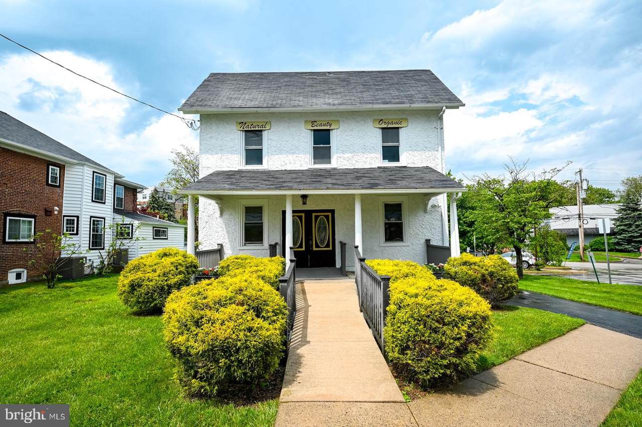 711 Lancaster Avenue - Photo 1