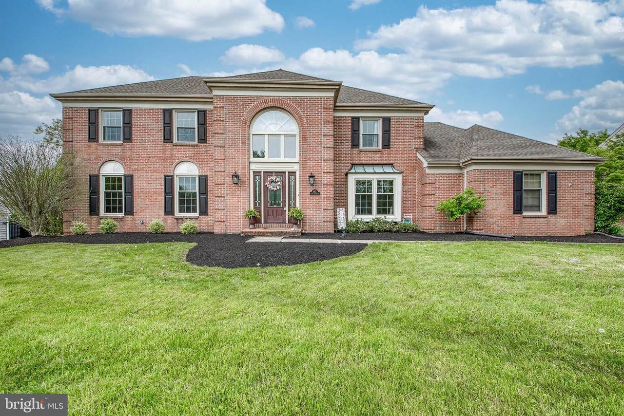663 Long Acre Lane - Photo 1