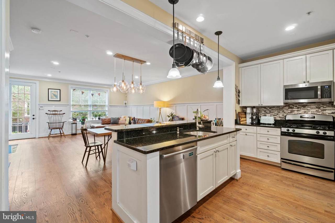 8916 Courts Way - Photo 1