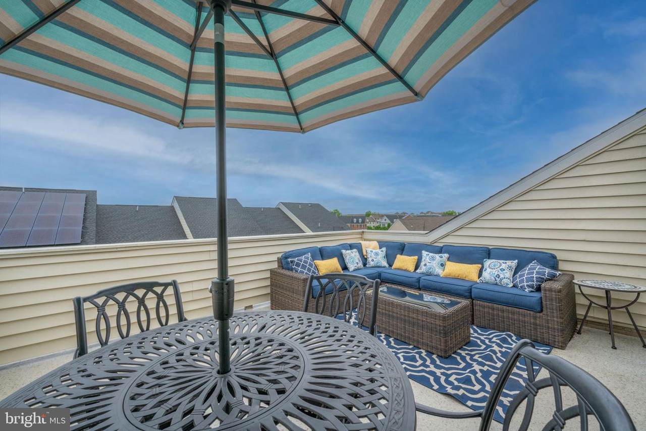 22603 Naugatuck Square - Photo 1