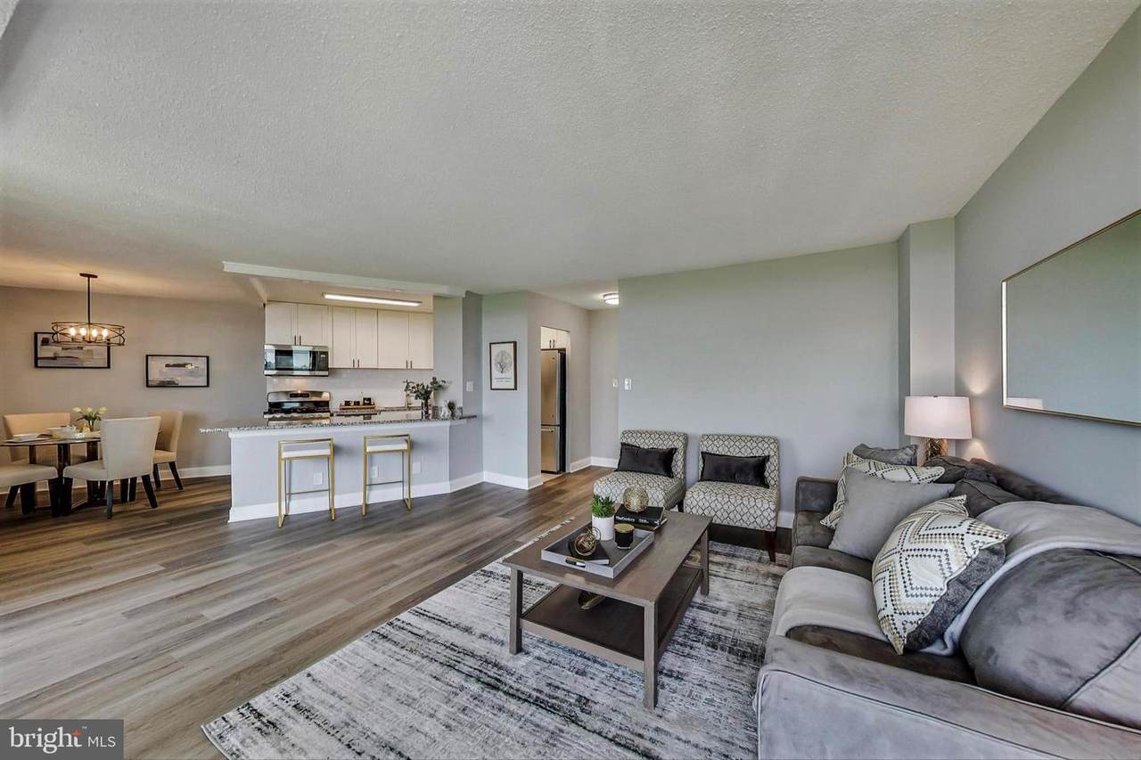 501 Slaters Lane - Photo 1