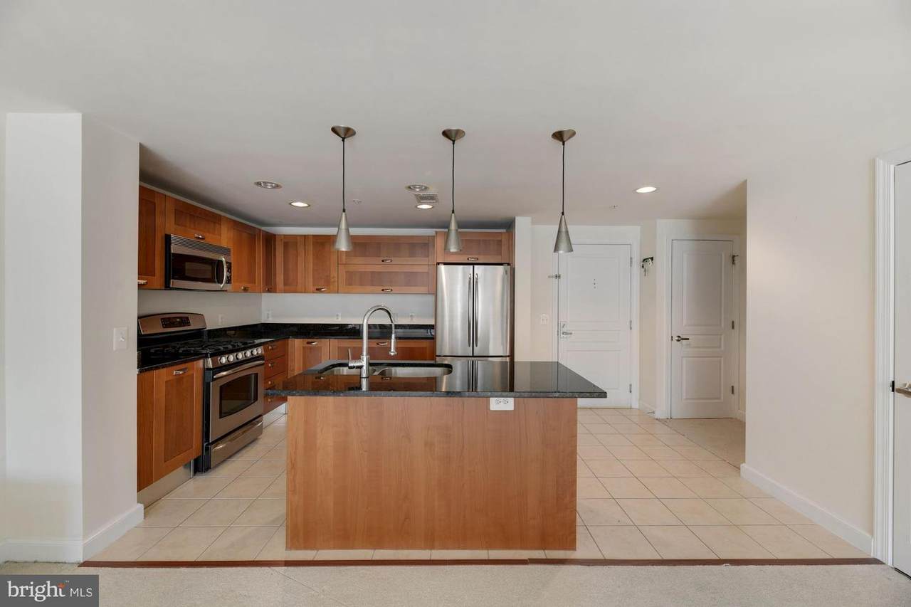 2451 Midtown Avenue - Photo 1