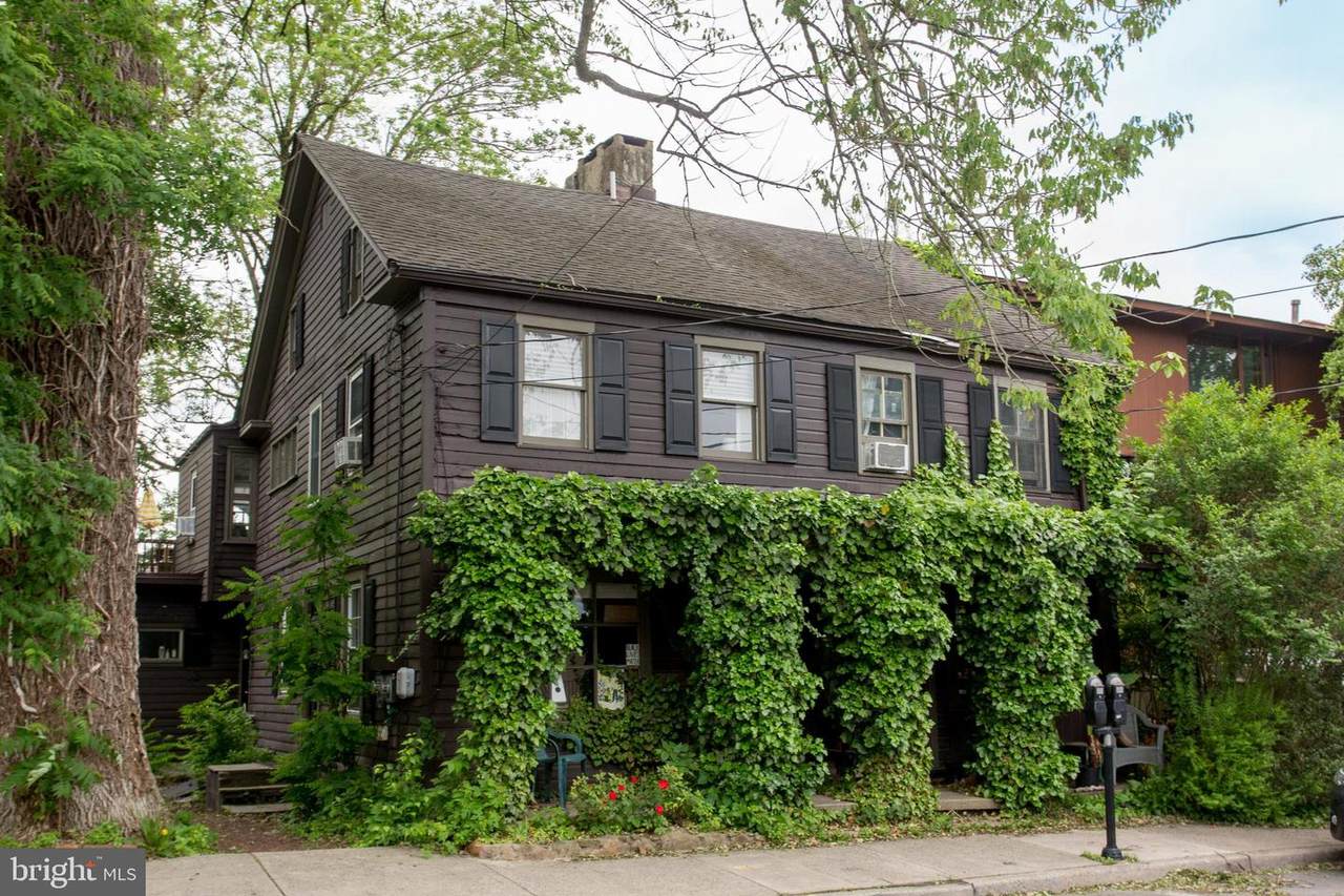 13 Lambert Lane - Photo 1