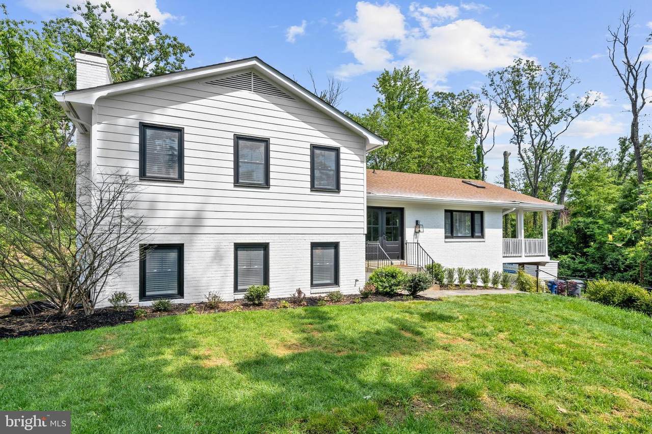 7117 Fort Hunt Road - Photo 1