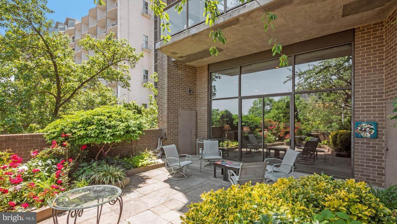 1401 Oak Street - Photo 1