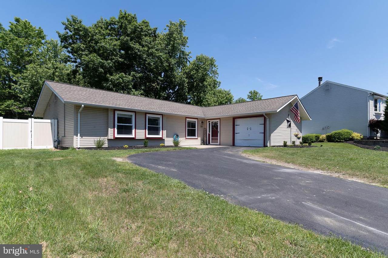 10 Holmes Lane - Photo 1