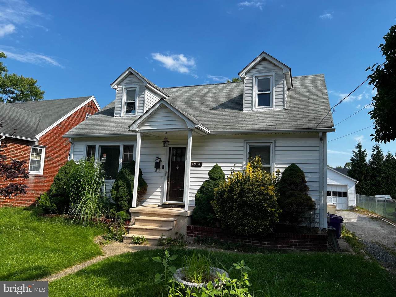 1316 Dorsey Avenue - Photo 1