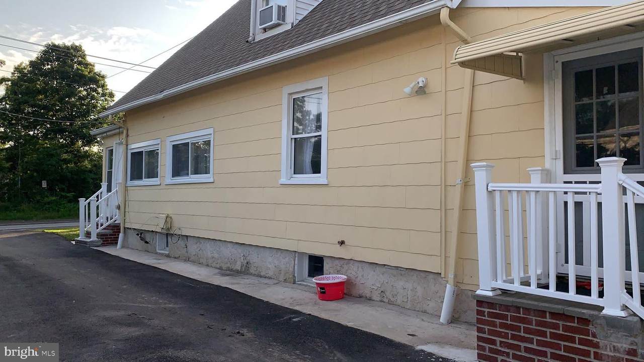 344 Raritan Avenue - Photo 1