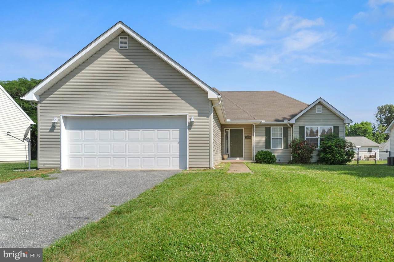 1429 Hopkins Avenue - Photo 1