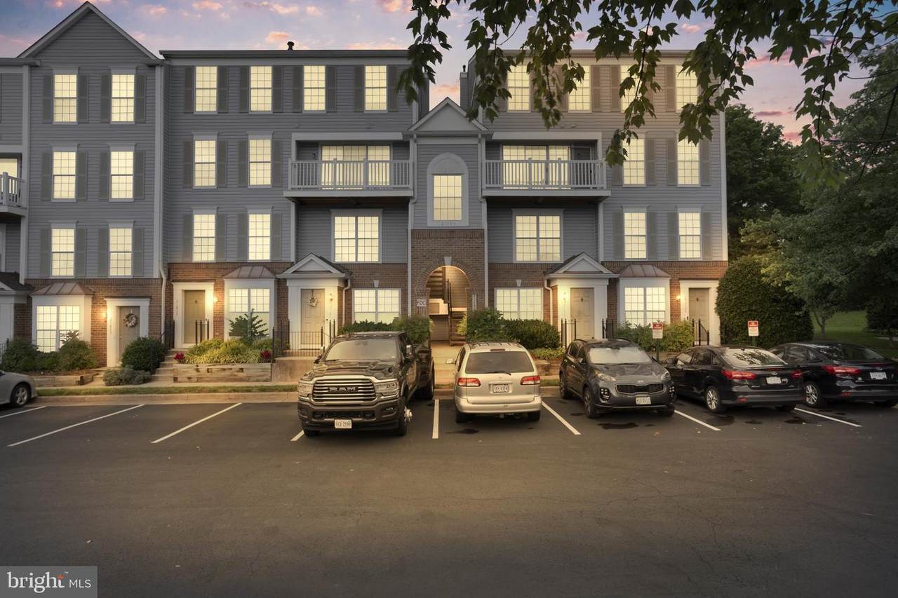 21799 Baldwin Square - Photo 1