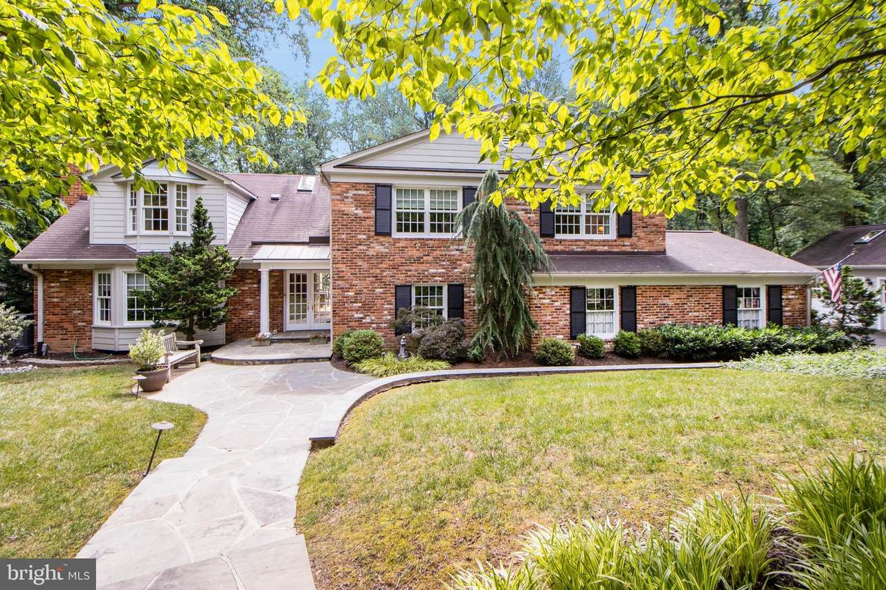 1437 Montague Drive - Photo 1