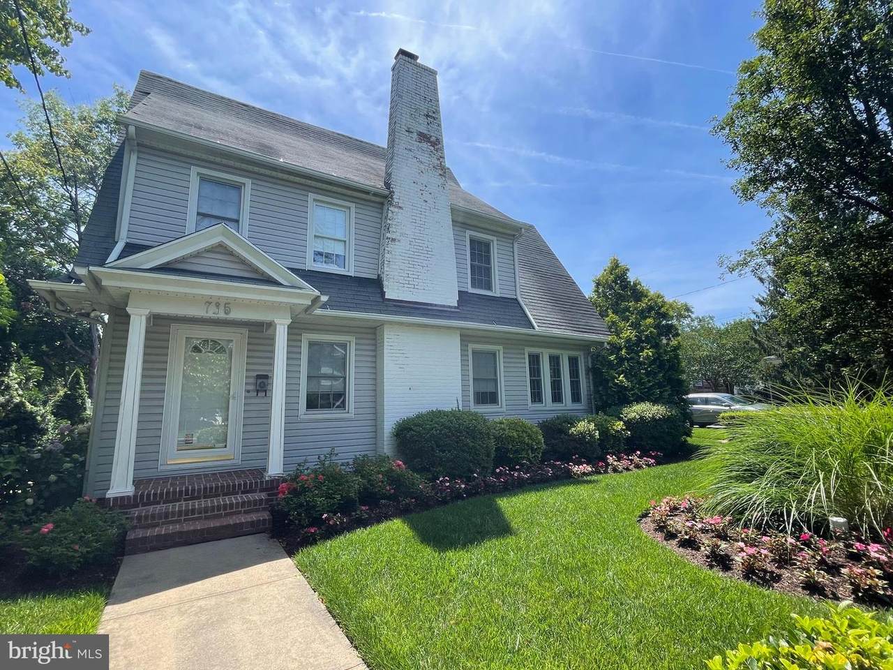 735 Camden Avenue - Photo 1