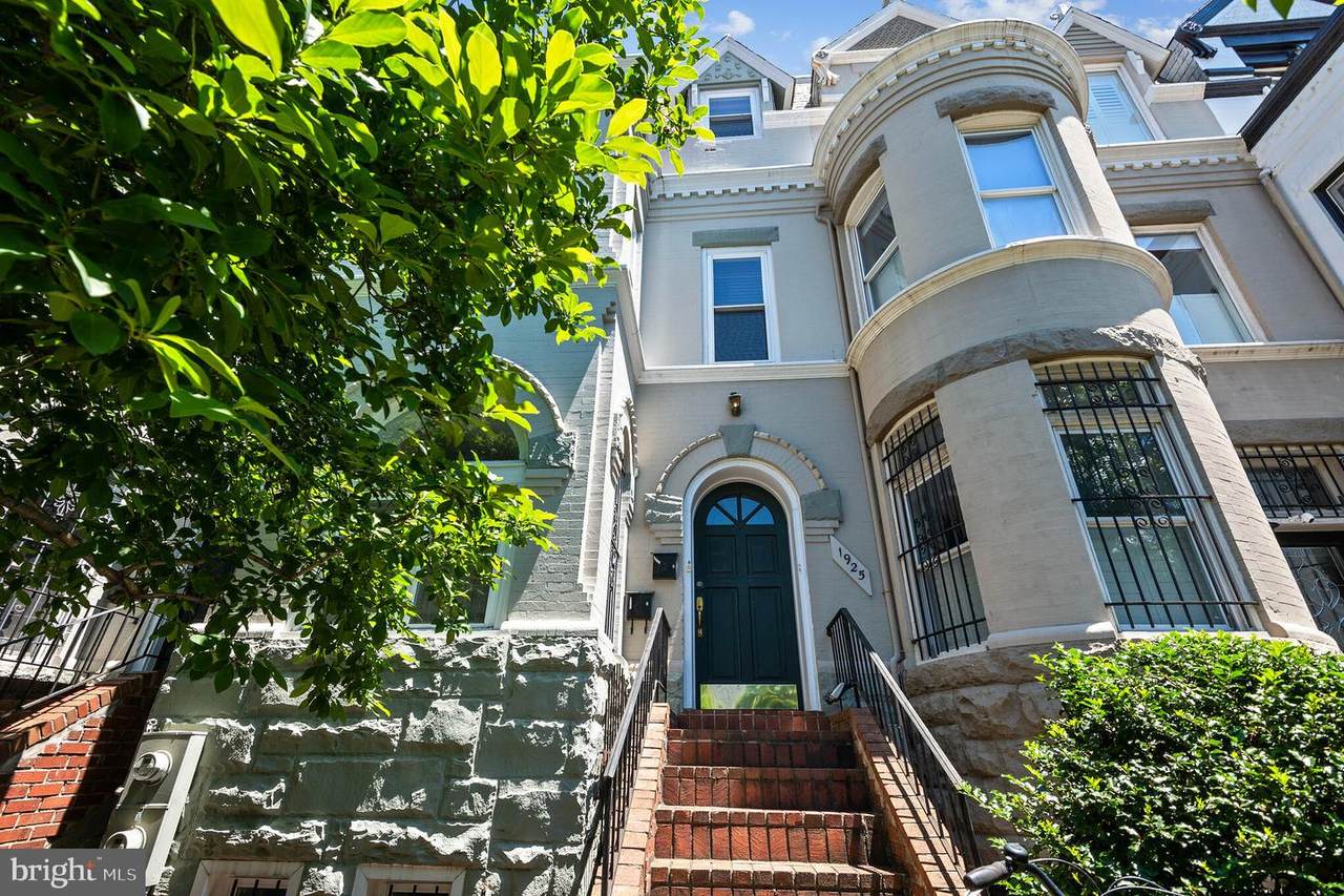 1925 13TH Street - Photo 1