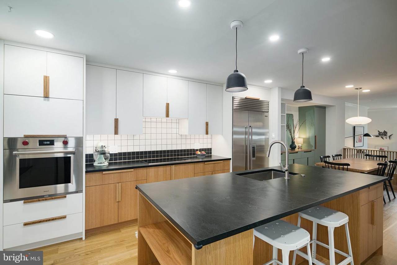 637 Lombard Street - Photo 1