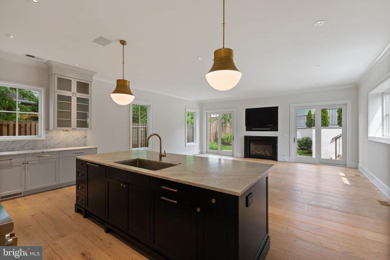 4929 Sherier Place - Photo 1