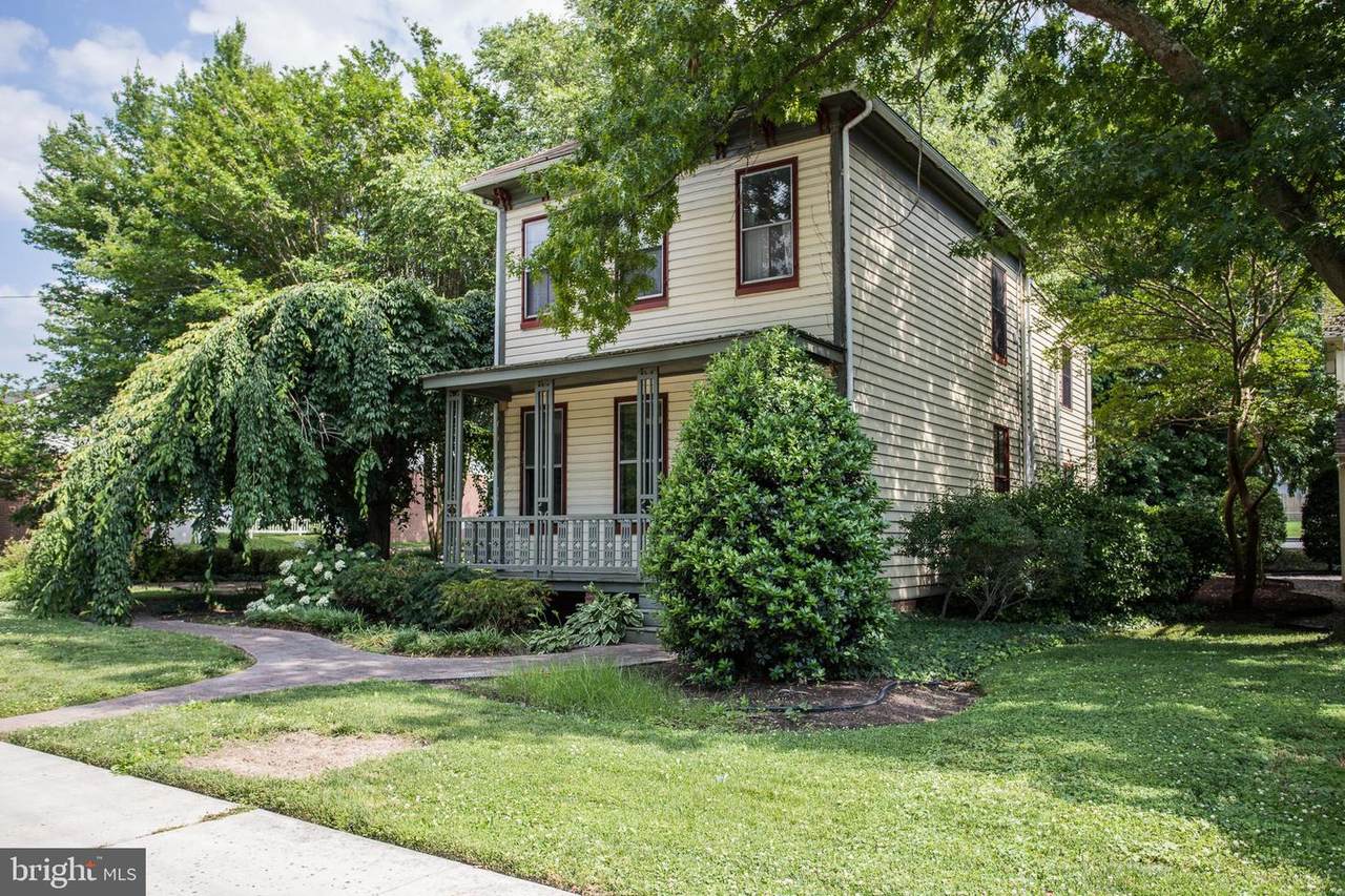 216 Bay Street - Photo 1