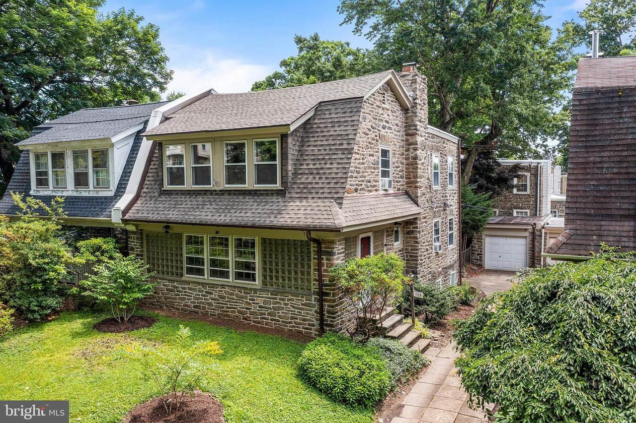 702 Sedgwick Street - Photo 1