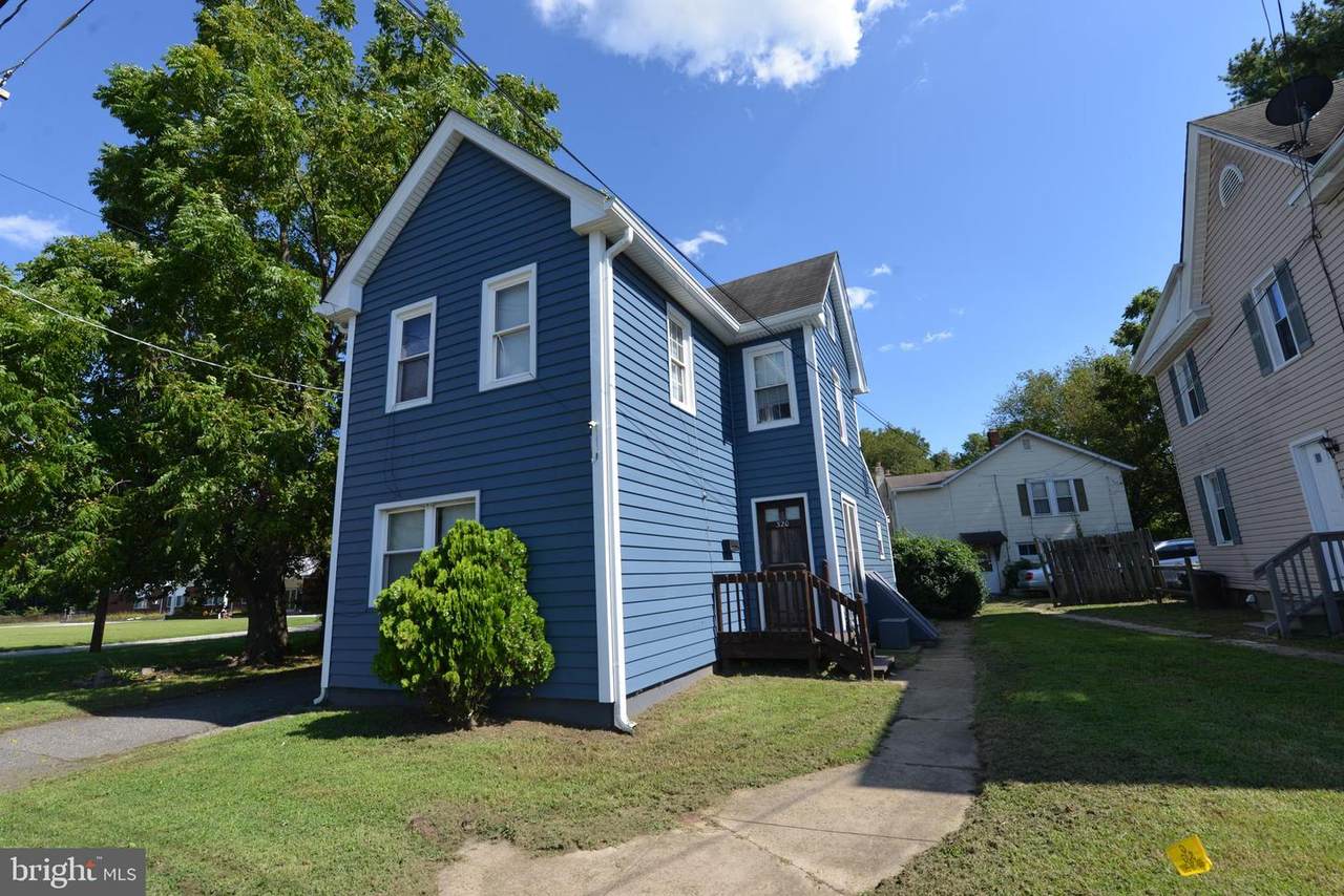 320 Broadway - Photo 1
