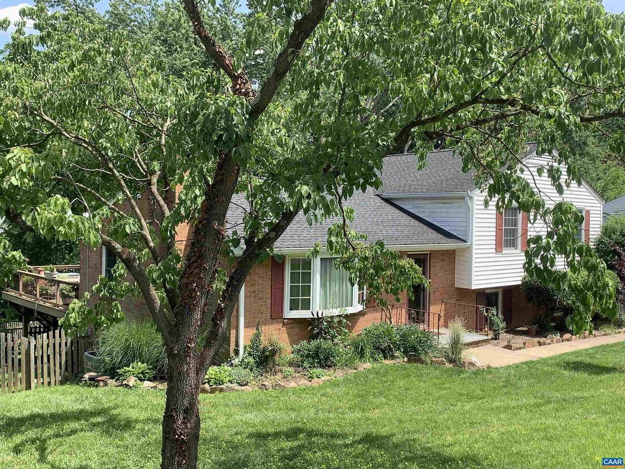 2224 Greenbrier Dr - Photo 1