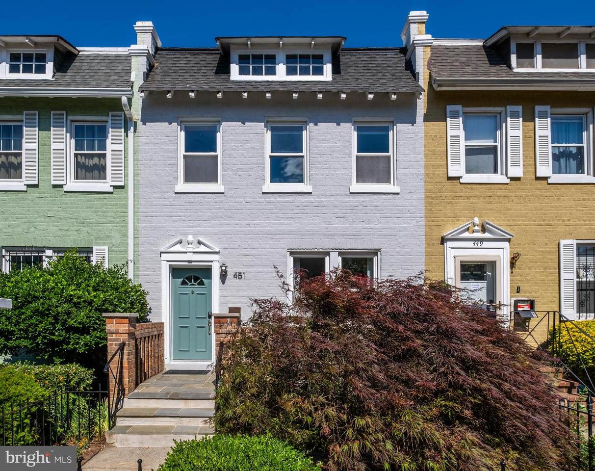 451 15TH Street - Photo 1