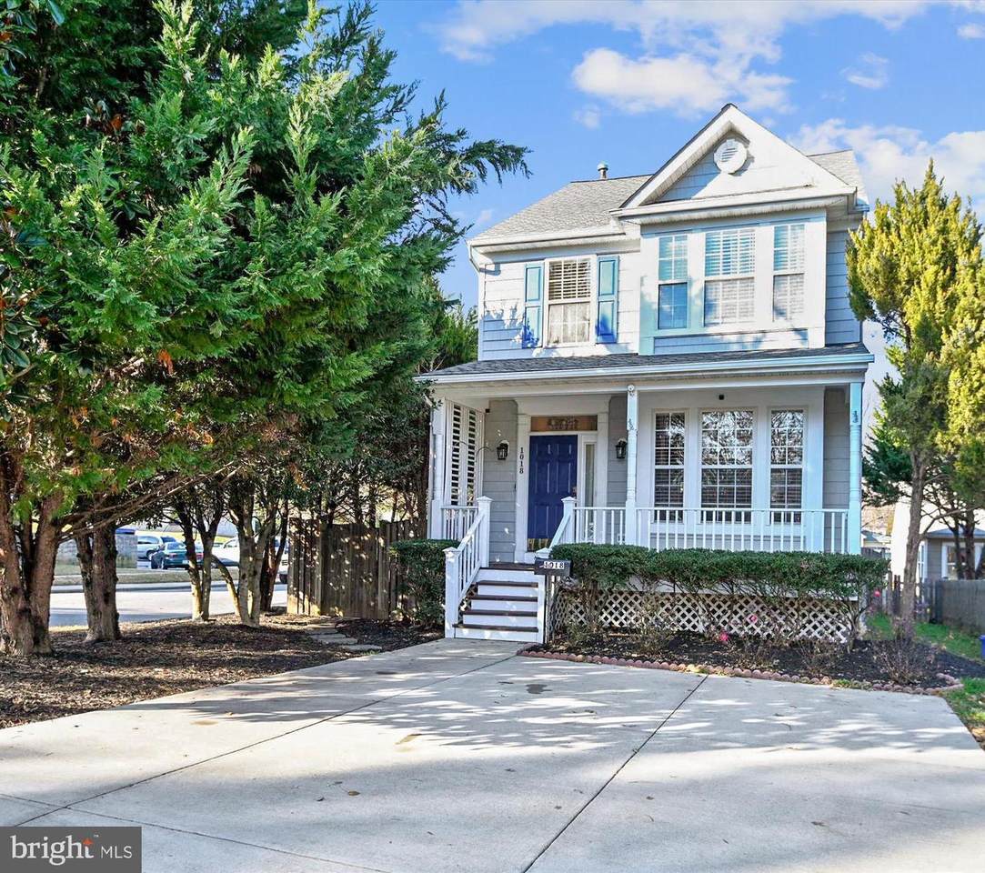 1018 Wells Avenue - Photo 1