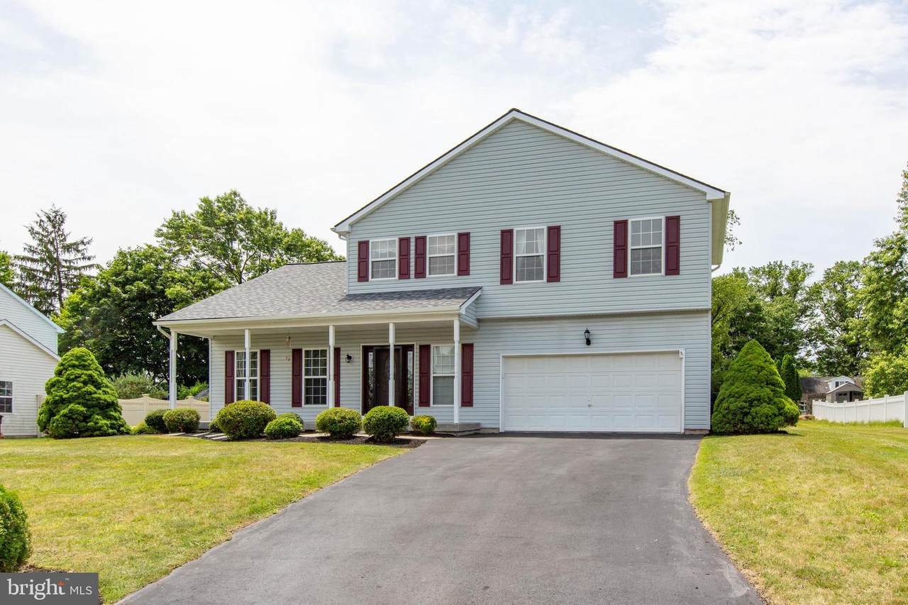45 Lois Ln - Photo 1