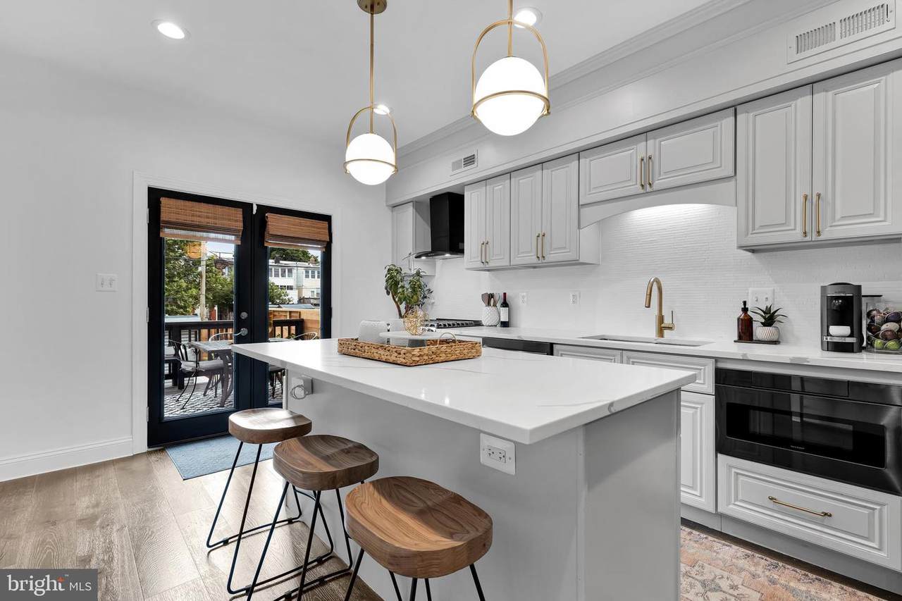 815 Longfellow Street - Photo 1