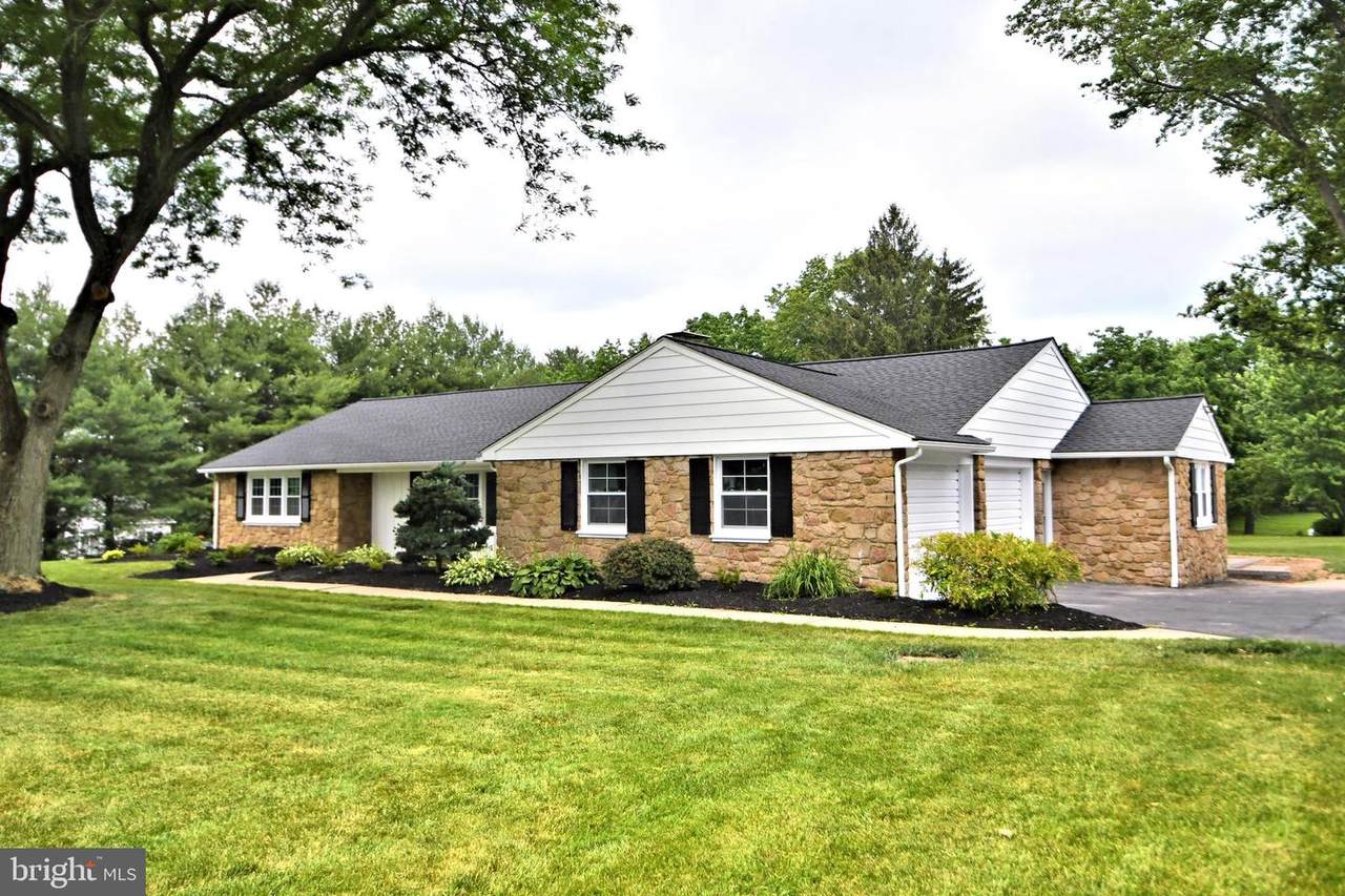 205 Maple Avenue - Photo 1