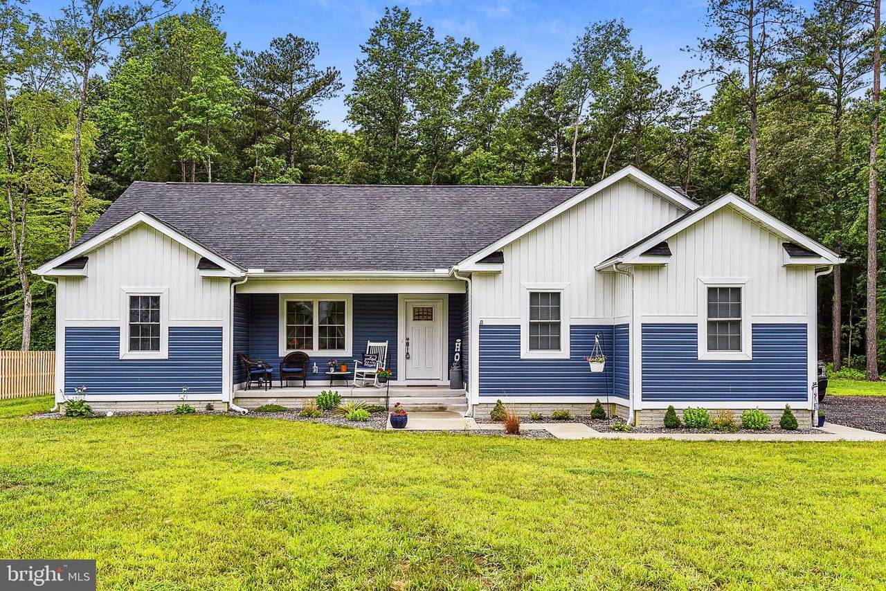 5493 Foxshire Drive - Photo 1