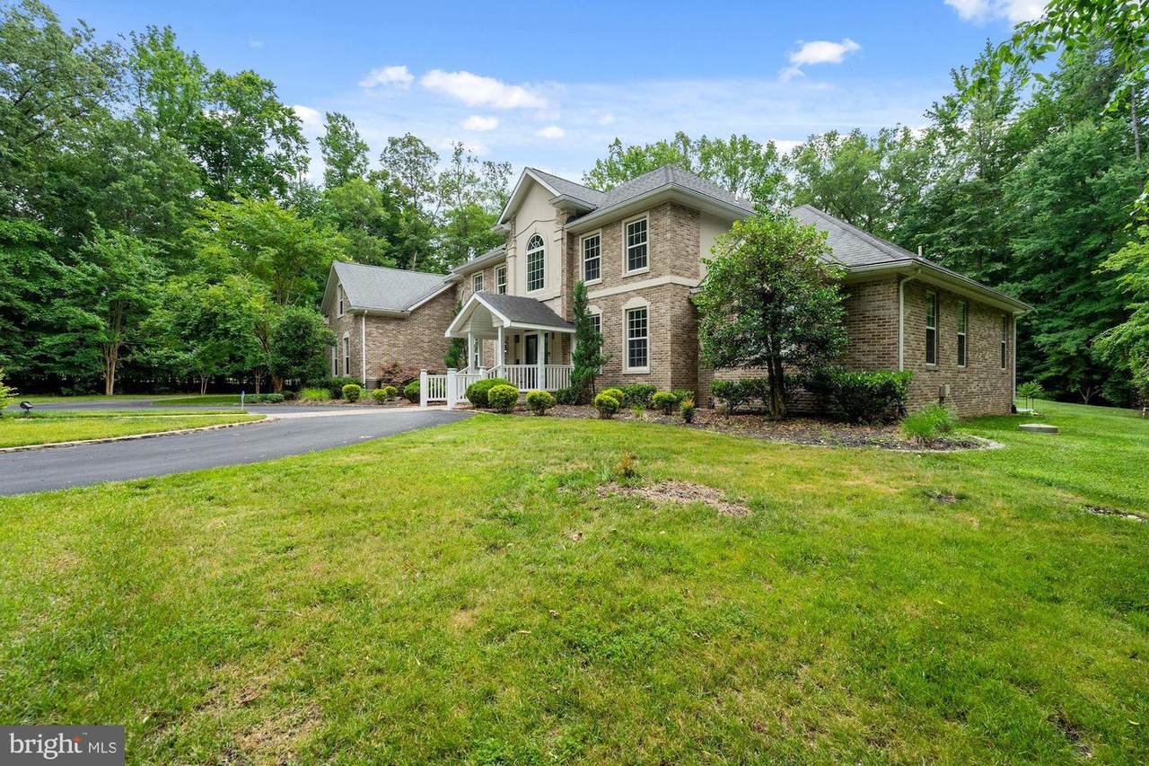 16301 Accolawn Road - Photo 1